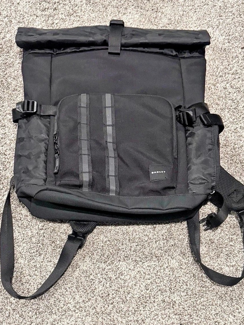 Oakley Voyage 23L Roll Top Backpack Black Camo